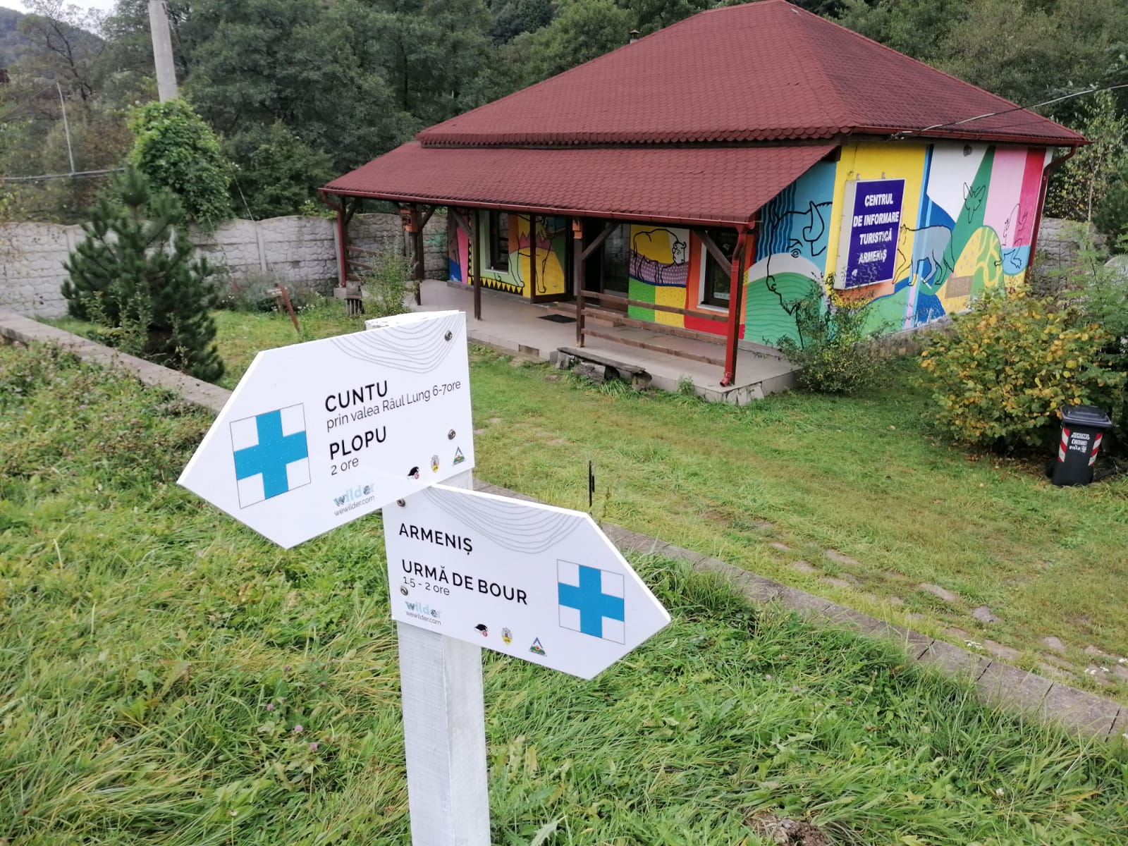 Traseu drumeție, Urma de bour, Măgura Zimbrilor, Armeniș