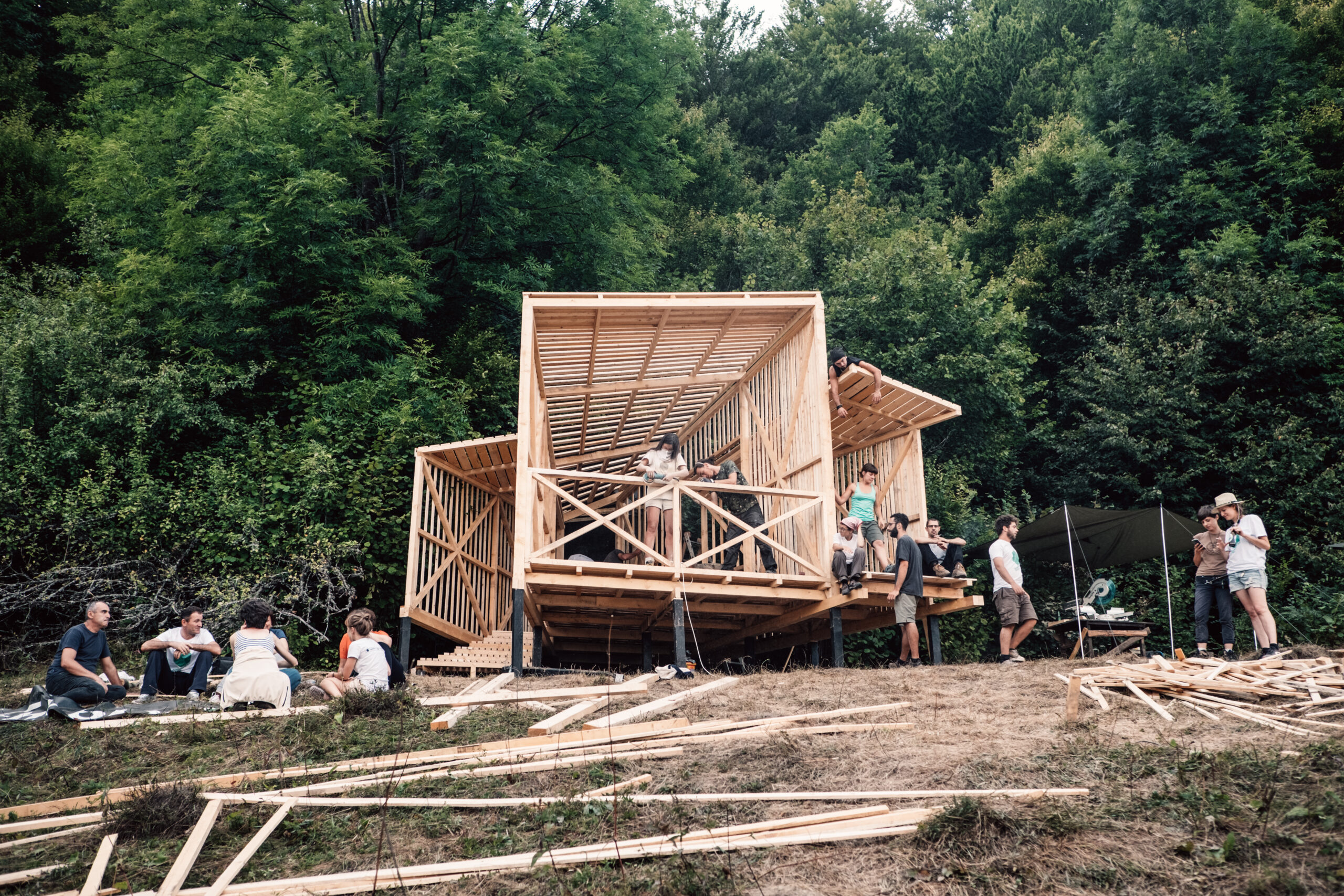 Constructie observator peisaj TARA w/ Camposaz_Banat. (c) Bogdan Comanescu/WWF-Romania